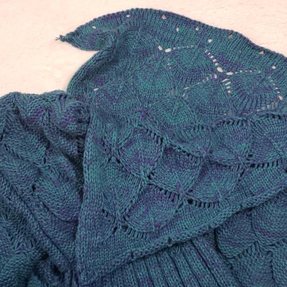 Knit Mermaid Tail Throw Teal - Picture 6 of 7
